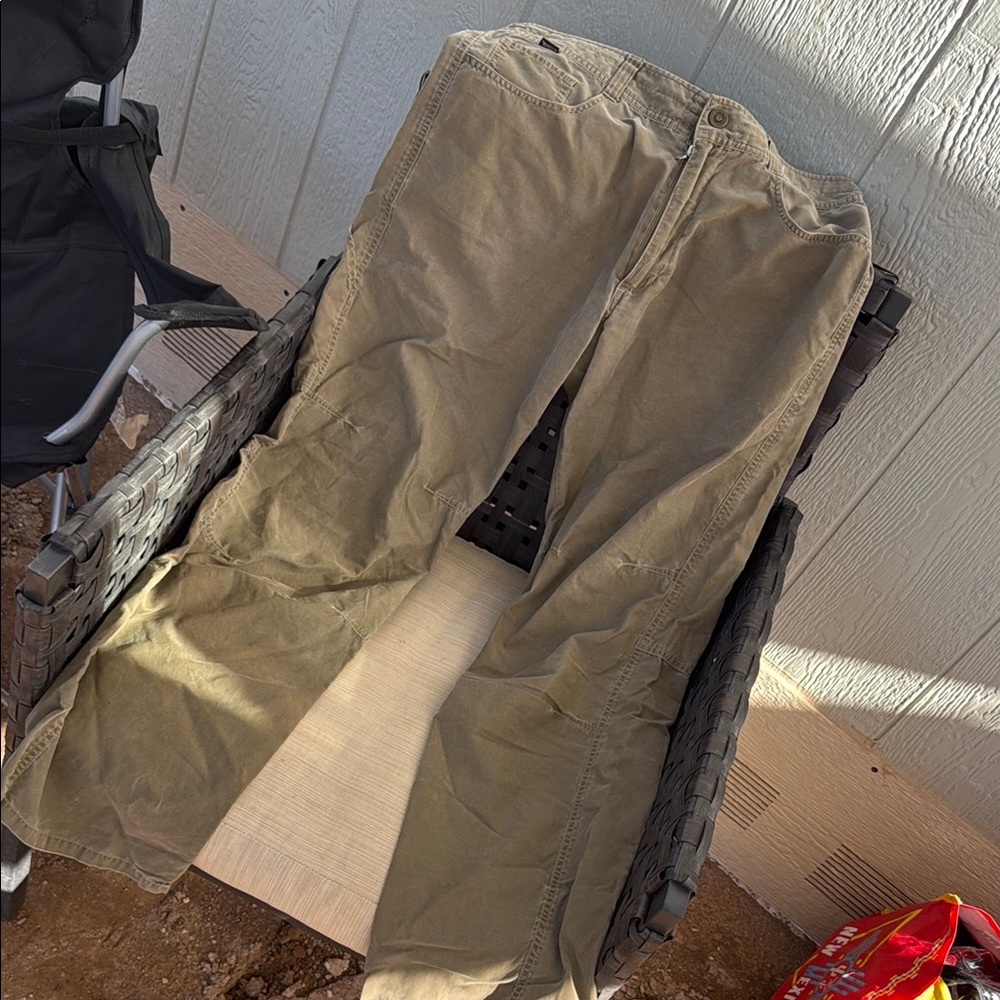 Kuhl cargos men’s good used